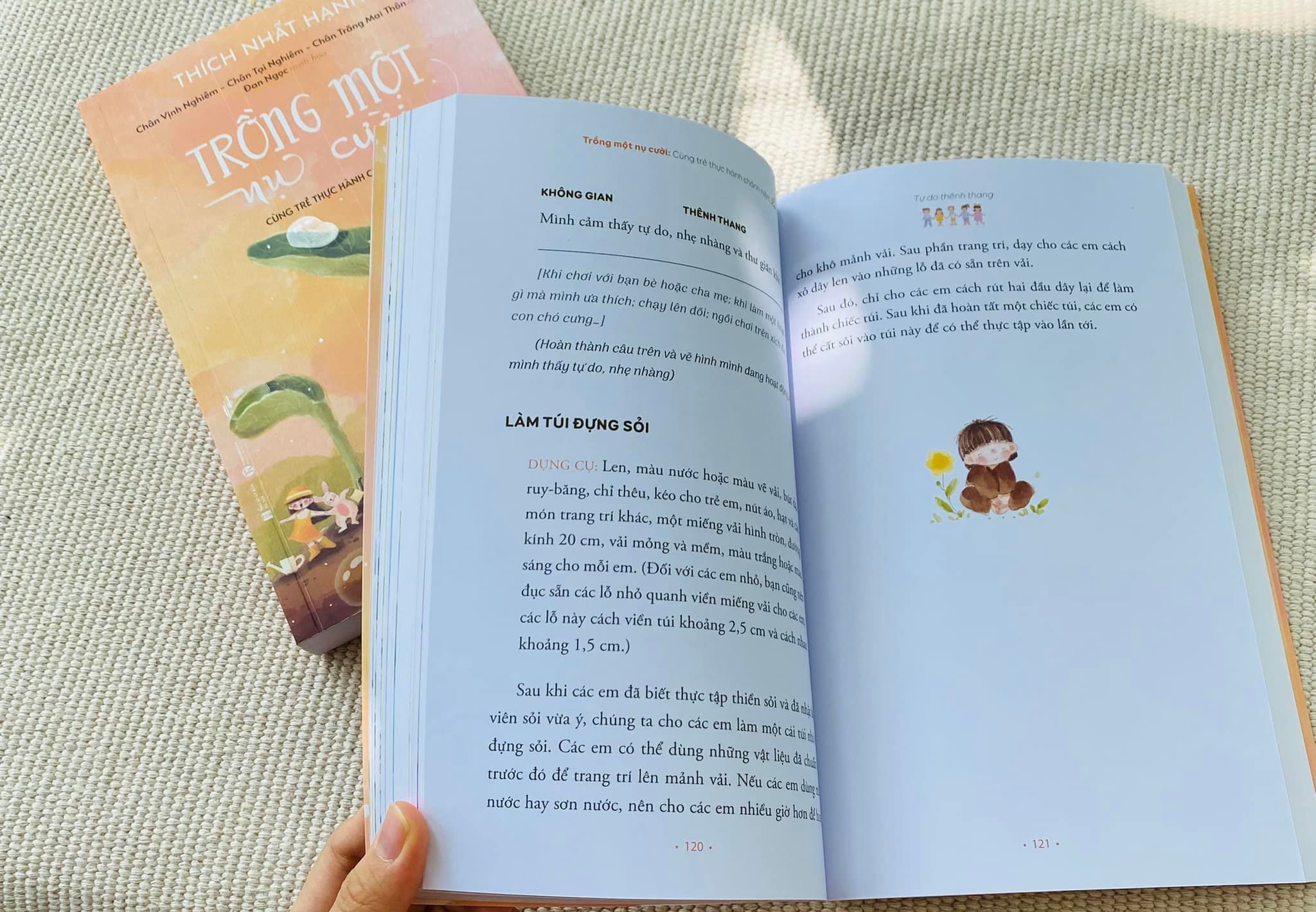 Trồng một nụ cười : Cùng trẻ thực hành chánh niệm
