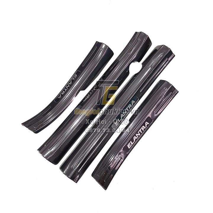 COMBO Nẹp bước chân và ốp chống trầy cốp Hyundai Elantra 2017-2020 vân Carbon