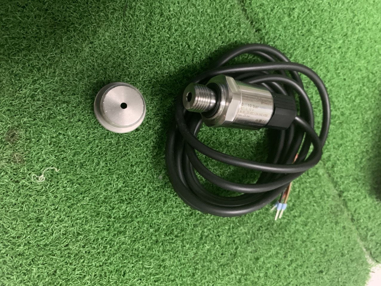 Cảm biến áp suất 0-10 bar , out 0-10 Vdc Schneider SPP110 | Chính hãng |