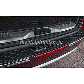 Ốp chống trầy cốp Ford Everest 2016-2019 – Mẫu INOX