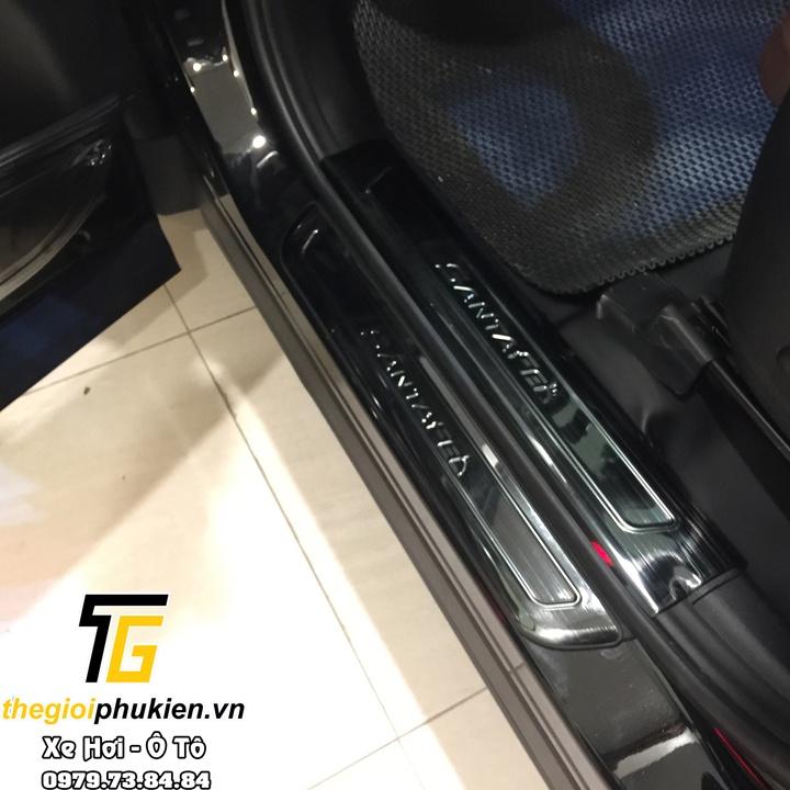 Bộ Ốp bậc cửa, Nẹp bước chân Hyundai Santafe 2021 - Mẫu Titan