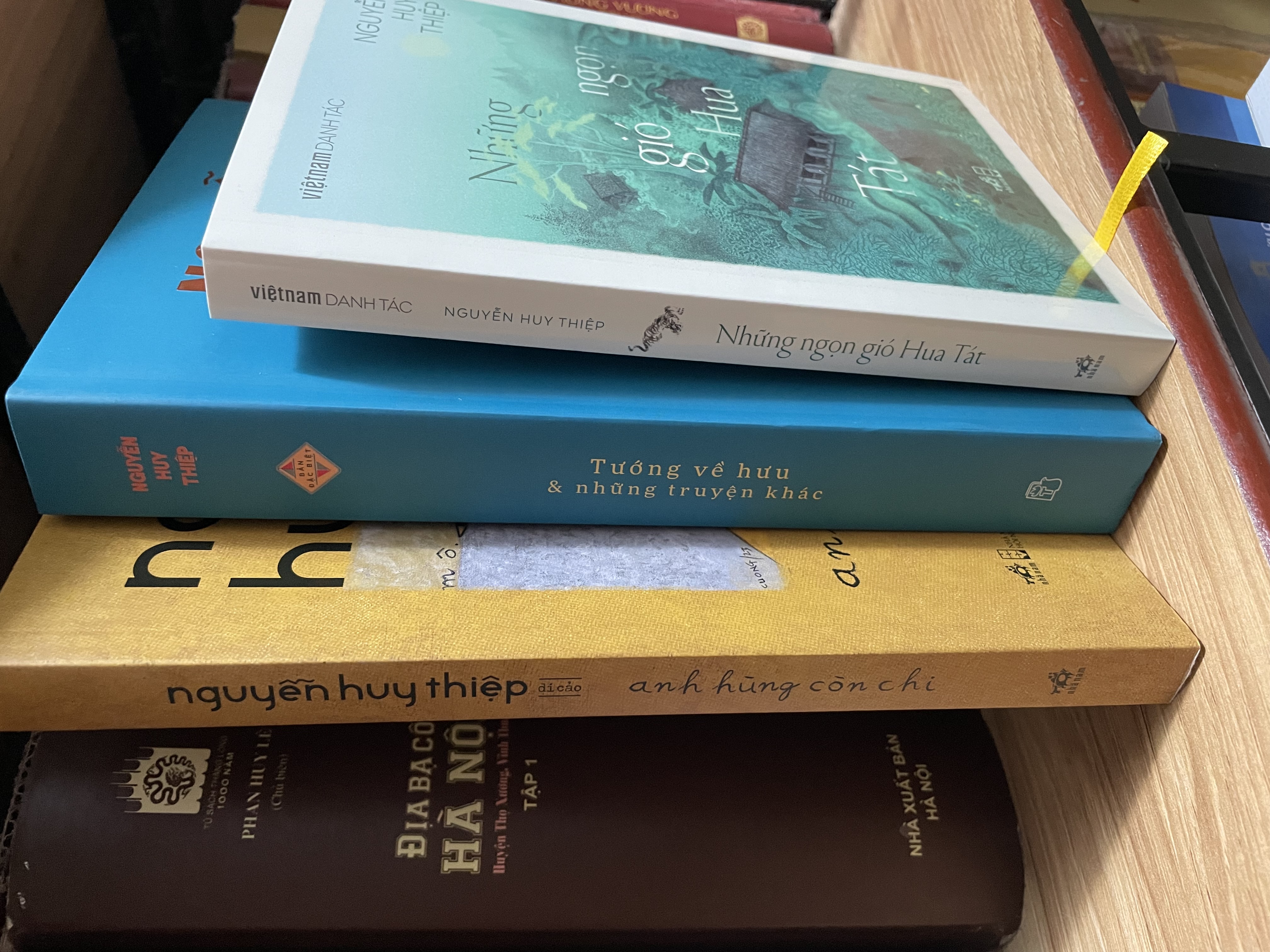 Combo 3c Nguyễn Huy Thiệp: Tướng về hưu & những truyện khác (bìa cứng), Anh hùng còn chi, Những ngọn gió Hua Tát