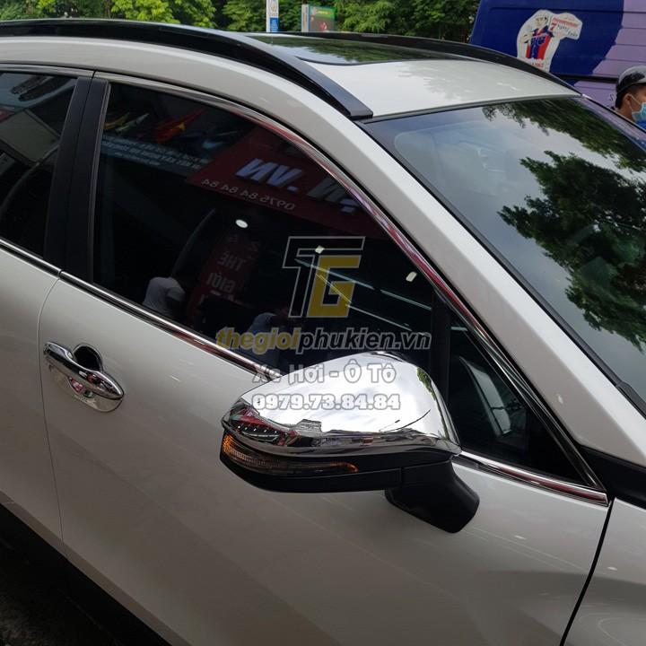 Nẹp viền cong kính INOX Toyota Corolla Cross 2020
