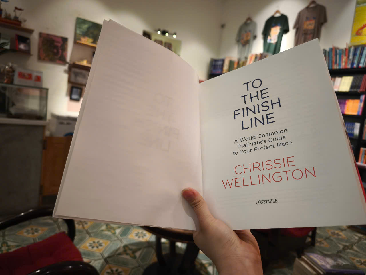 Sách - To the Finish Line: A World Champion Triathlete’s Guide To Your Perfect Race by Chrissie Wellington
