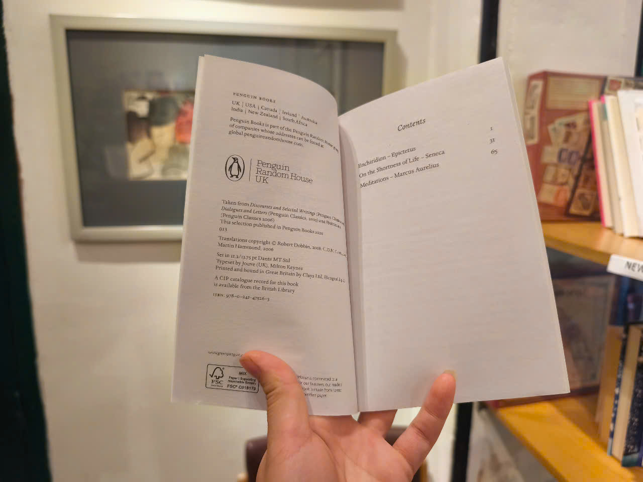 Sách - How To Be a Stoic: Simone de Beauvoir (Penguin Great Ideas) by Epictetus/Khổ Pocket/History & Schools of Thought