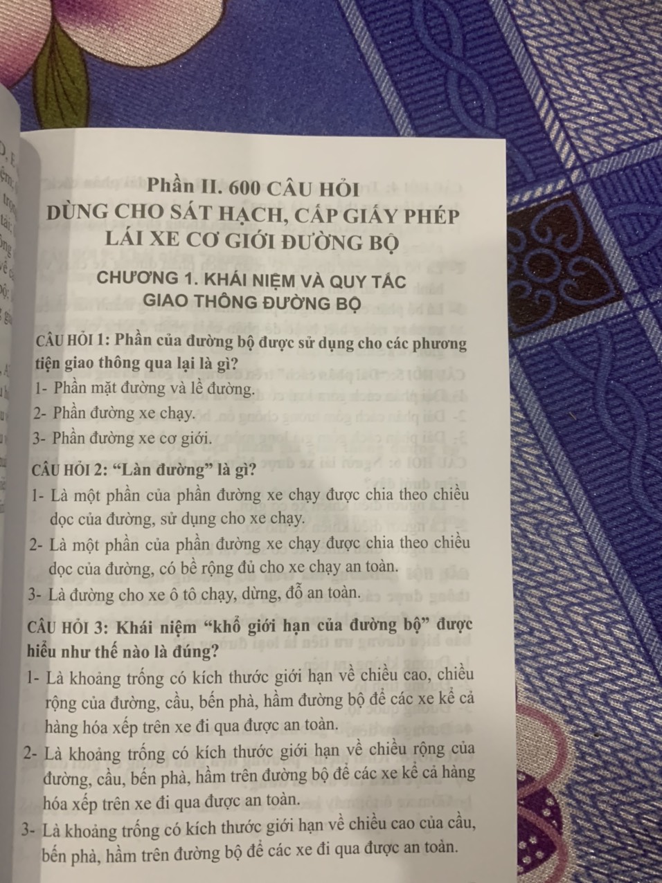 sách học 600 Câu Hỏi Dùng Cho Sát Hạch, Cấp Giấy Phép Lái Xe Cơ Giới