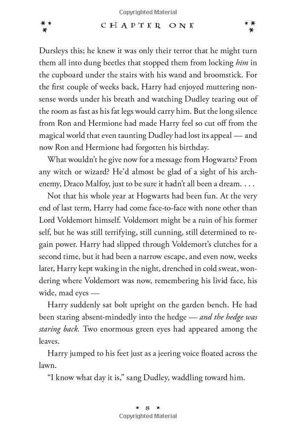 Harry Potter And The Chamber Of Secrets (Harry Potter và Phòng chứa bí mật) (English Book)