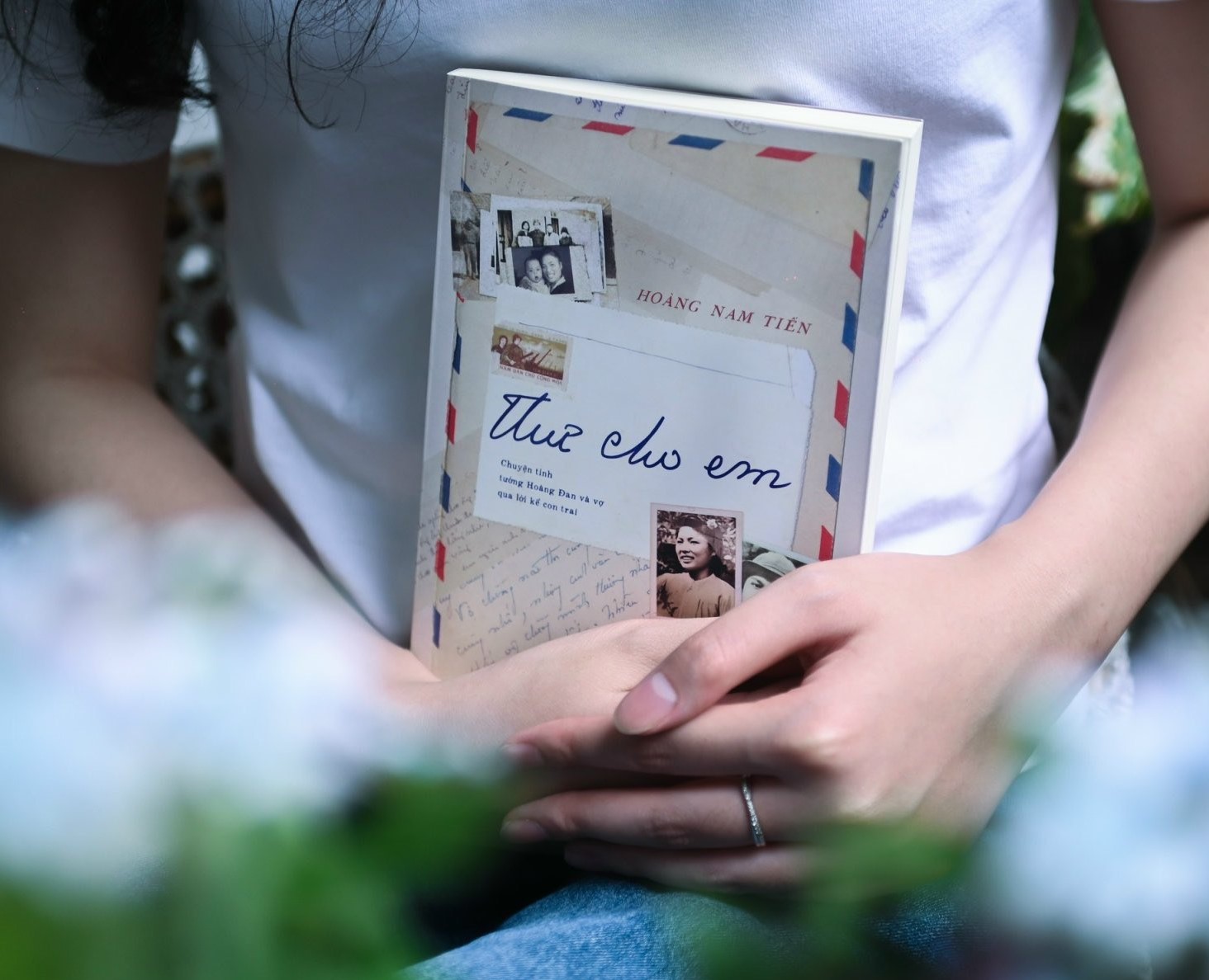 Sách - Thư cho em: Chuyện tình tướng Hoàng Đan và vợ qua lời kể con trai
