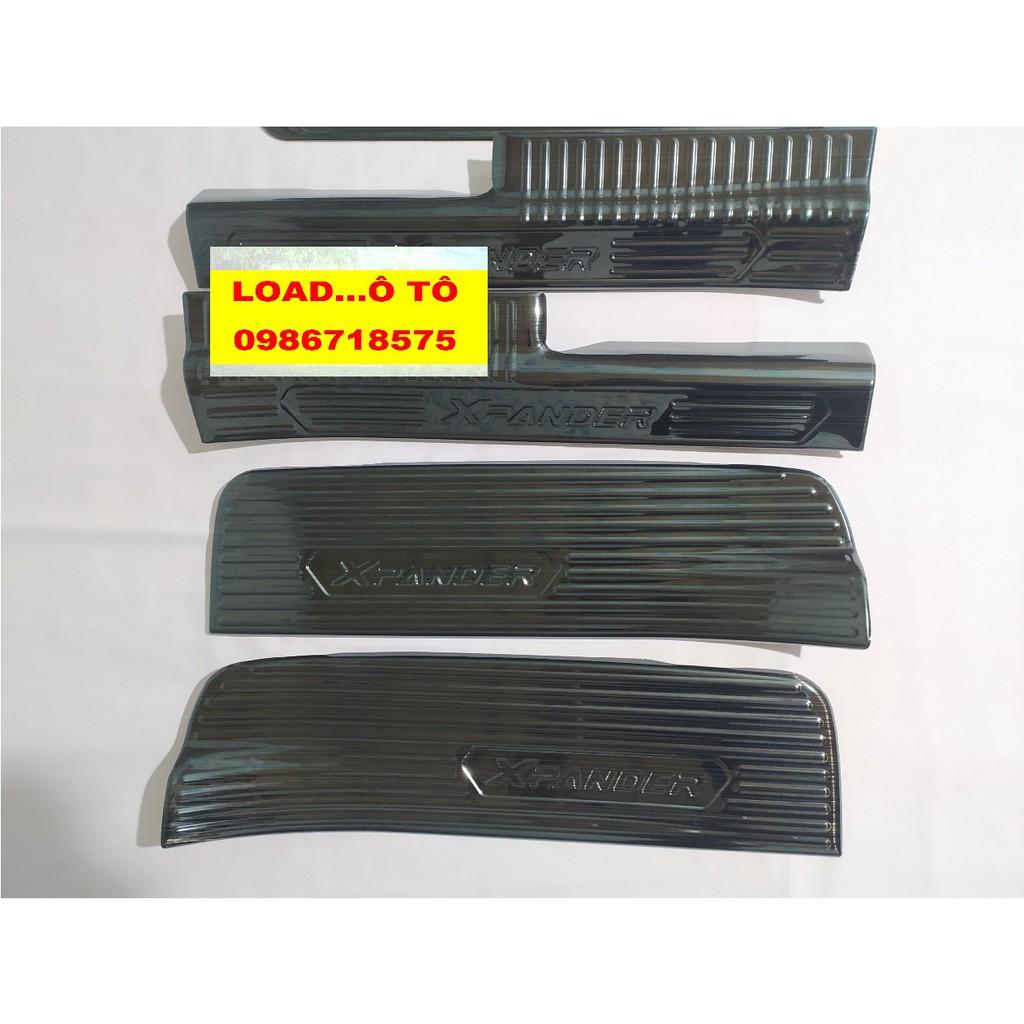 Ốp Bậc Cửa, Nẹp Bước Chân Xe Mitsubishi Xpander 2022-2018 Trong, Ngoài Chất Chất Liệu Titan Cao Cấp