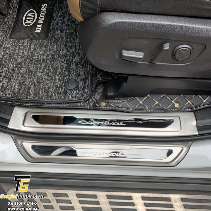 Bộ Ốp bậc cửa, Nẹp bước chân Kia Carnival – Mẫu INOX