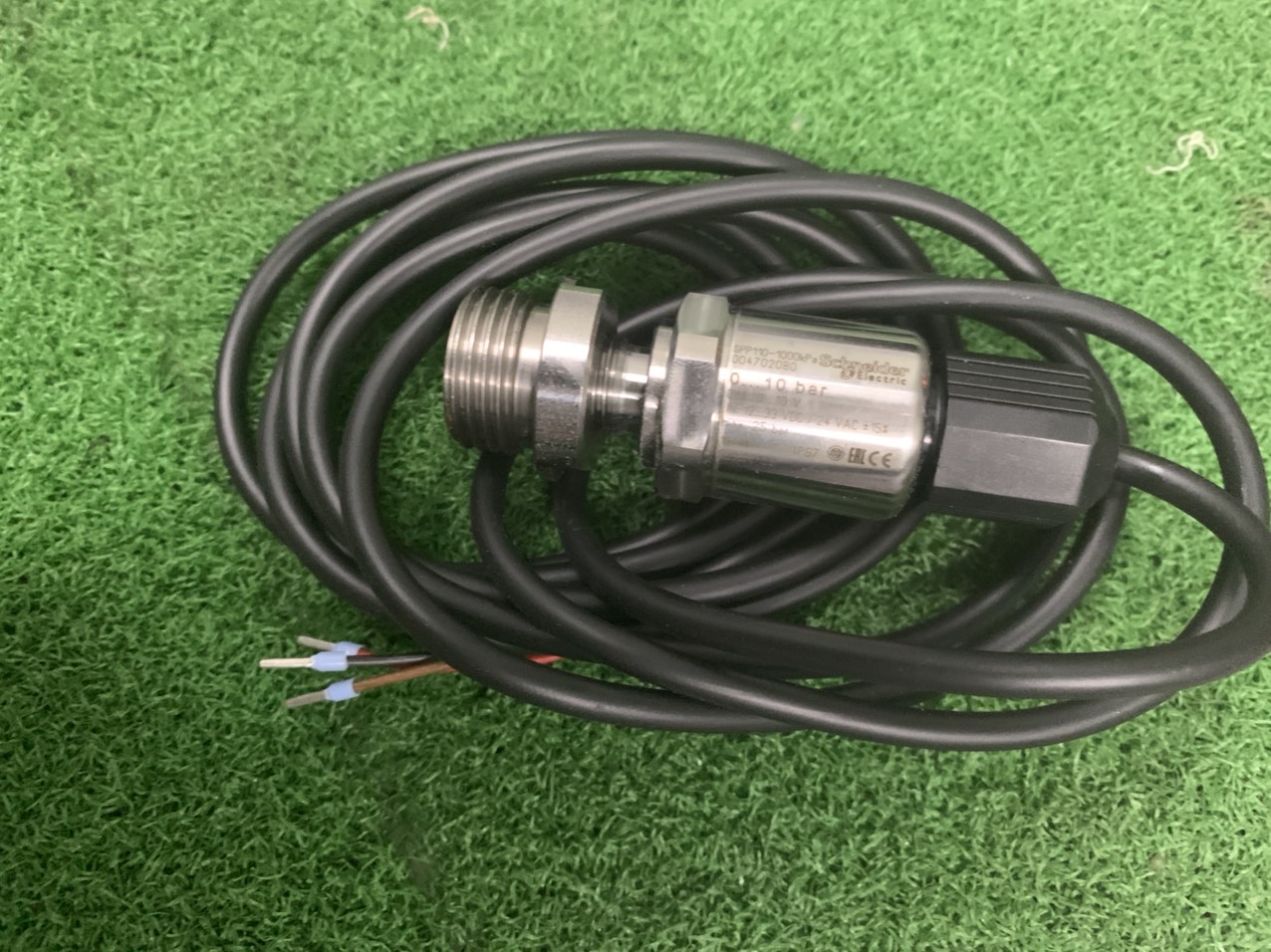 Cảm biến áp suất 0-10 bar , out 0-10 Vdc Schneider SPP110 | Chính hãng |