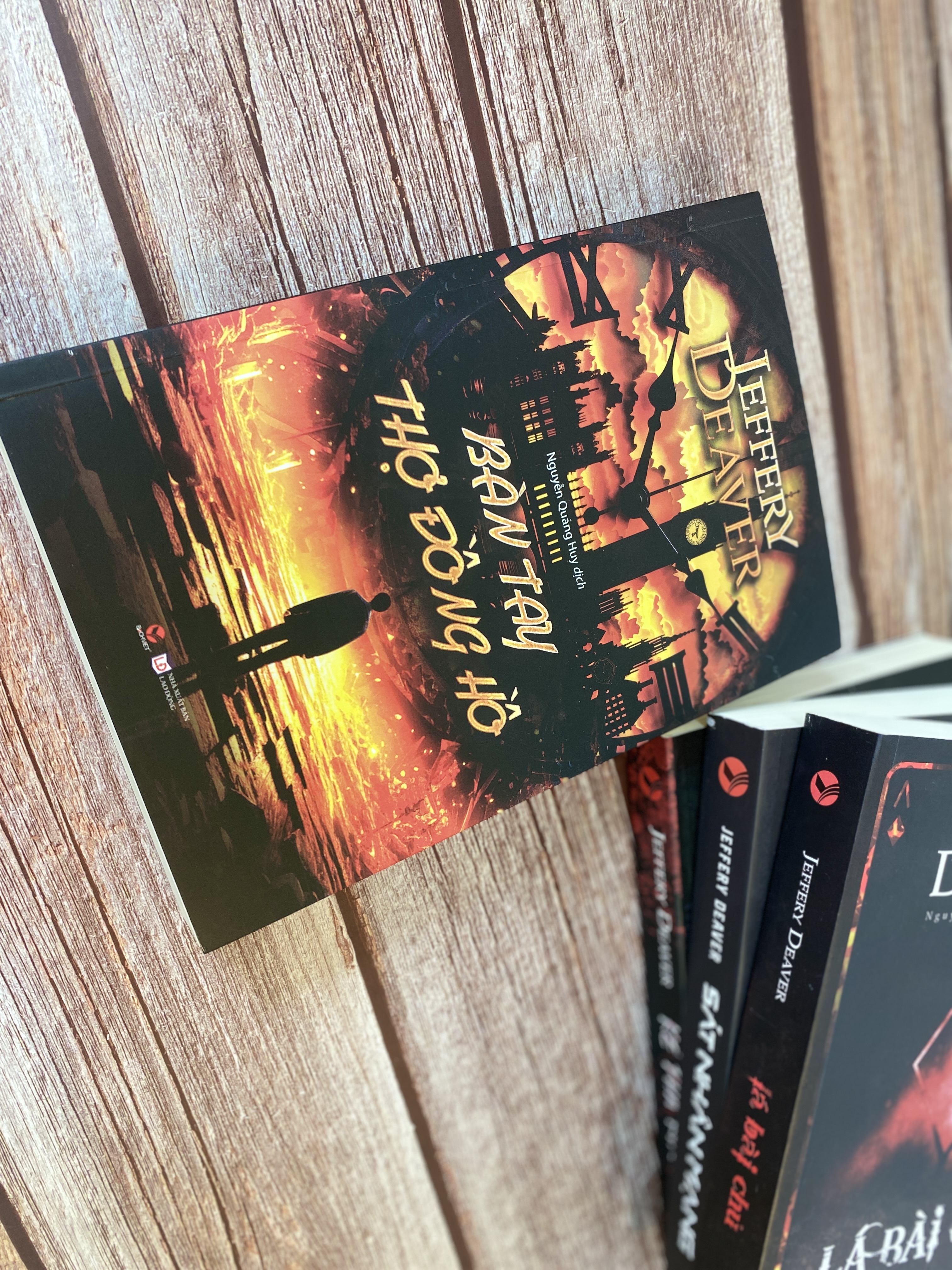 Sách - Bàn Tay Thợ Đồng Hồ - Jeffery Deaver