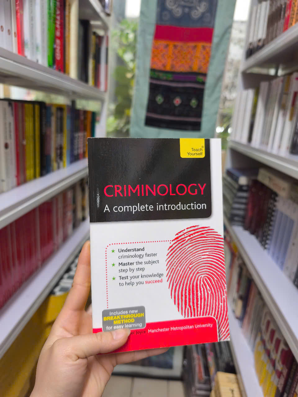 Sách - Criminology: A Complete Introduction by Peter Joyce - Nonfiction / Psychology In English