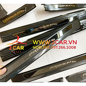 Ốp bậc cửa, nẹp bước chân CARBON xe KIA K3 2021- 2022- 2023 vân CACBON cao cấp