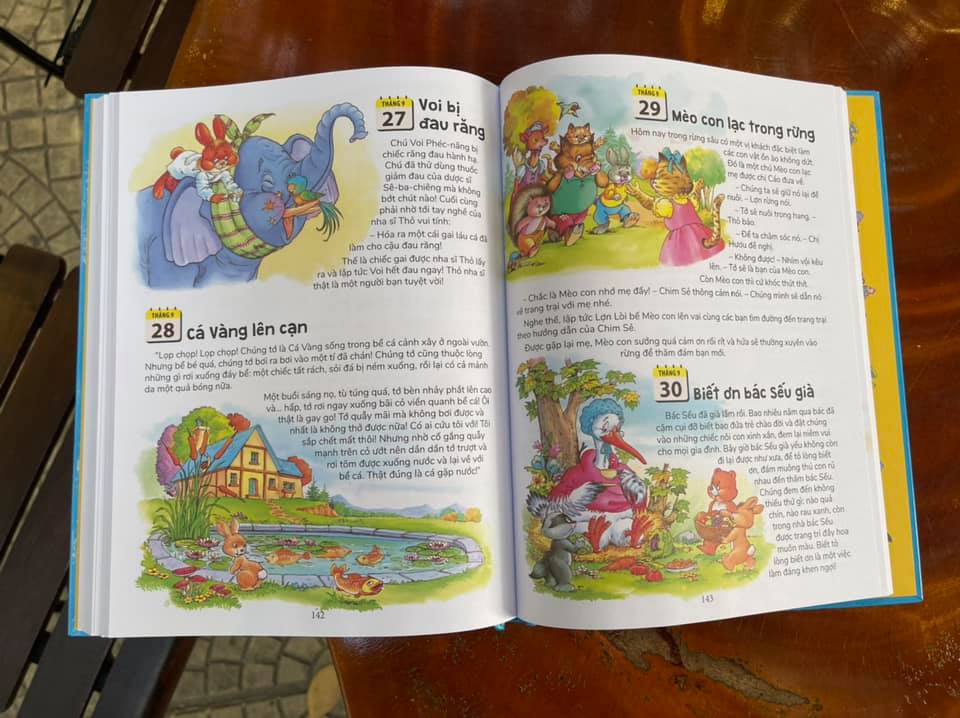 365 NGÀY KỂ CHUYỆN