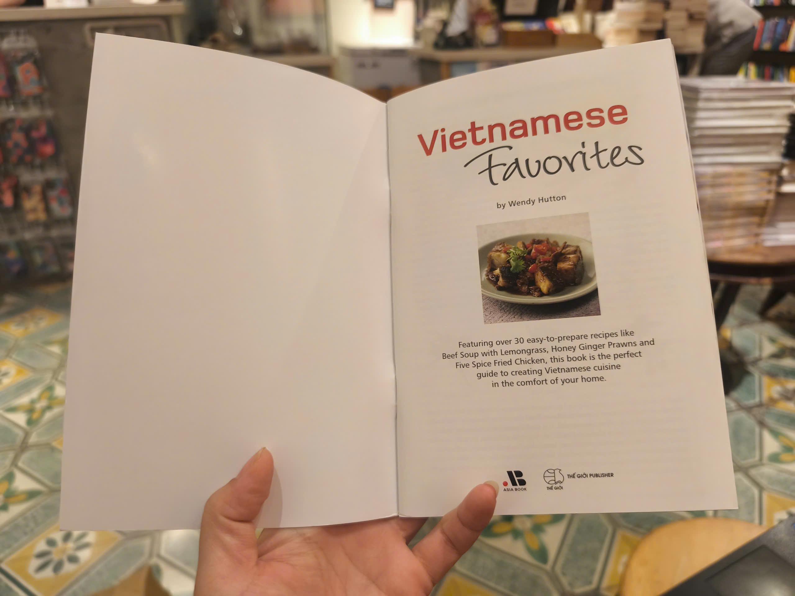 Sách - Vietnameese Favorites by Wendy Hutton - Periplus Mini Cookbooks