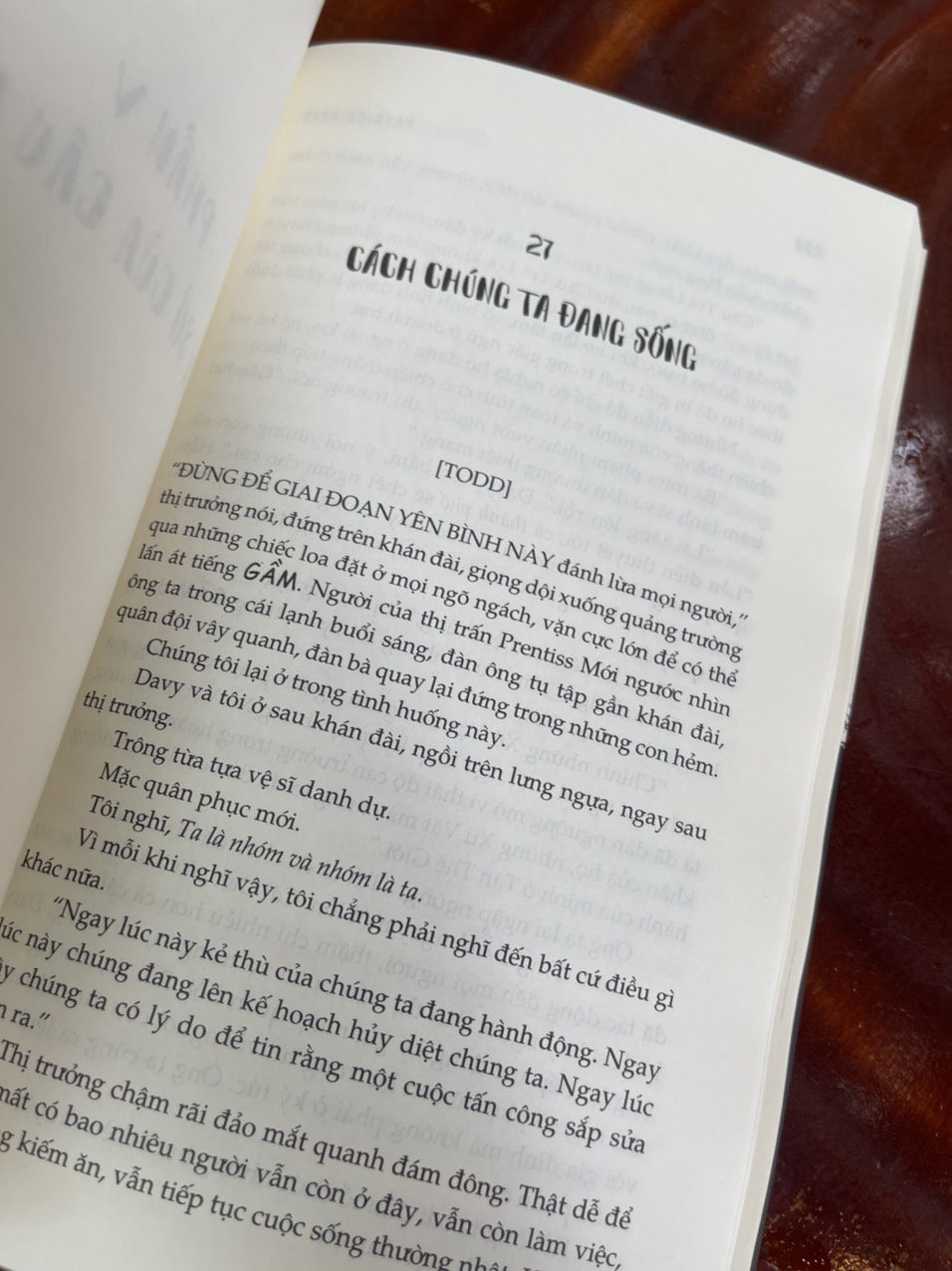Sách - CÂU HỎI ĐƯỢC TRẢ LỜI – Patrick Ness – Trần Nguyên dịch – Nhã Nam – NXB Hội Nhà Văn (bìa mềm)