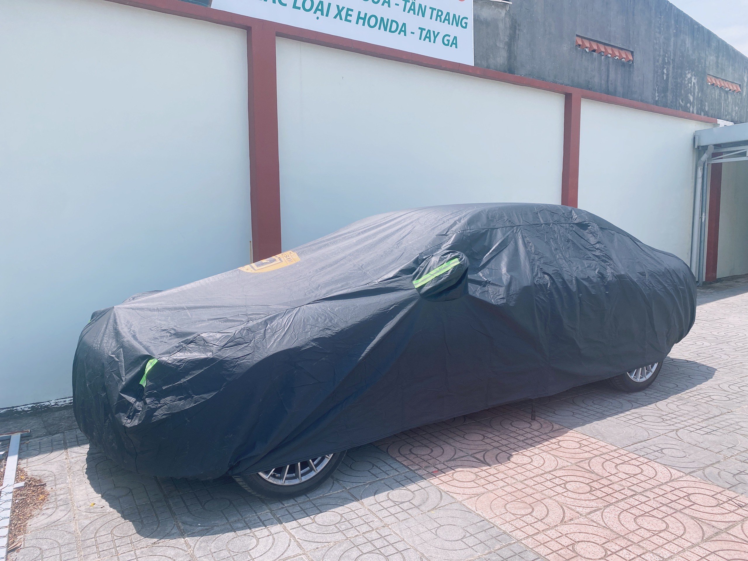 Bạt phủ ô tô Mercedes C chất liệu Polyester - màu đen cao cấp MACSIM