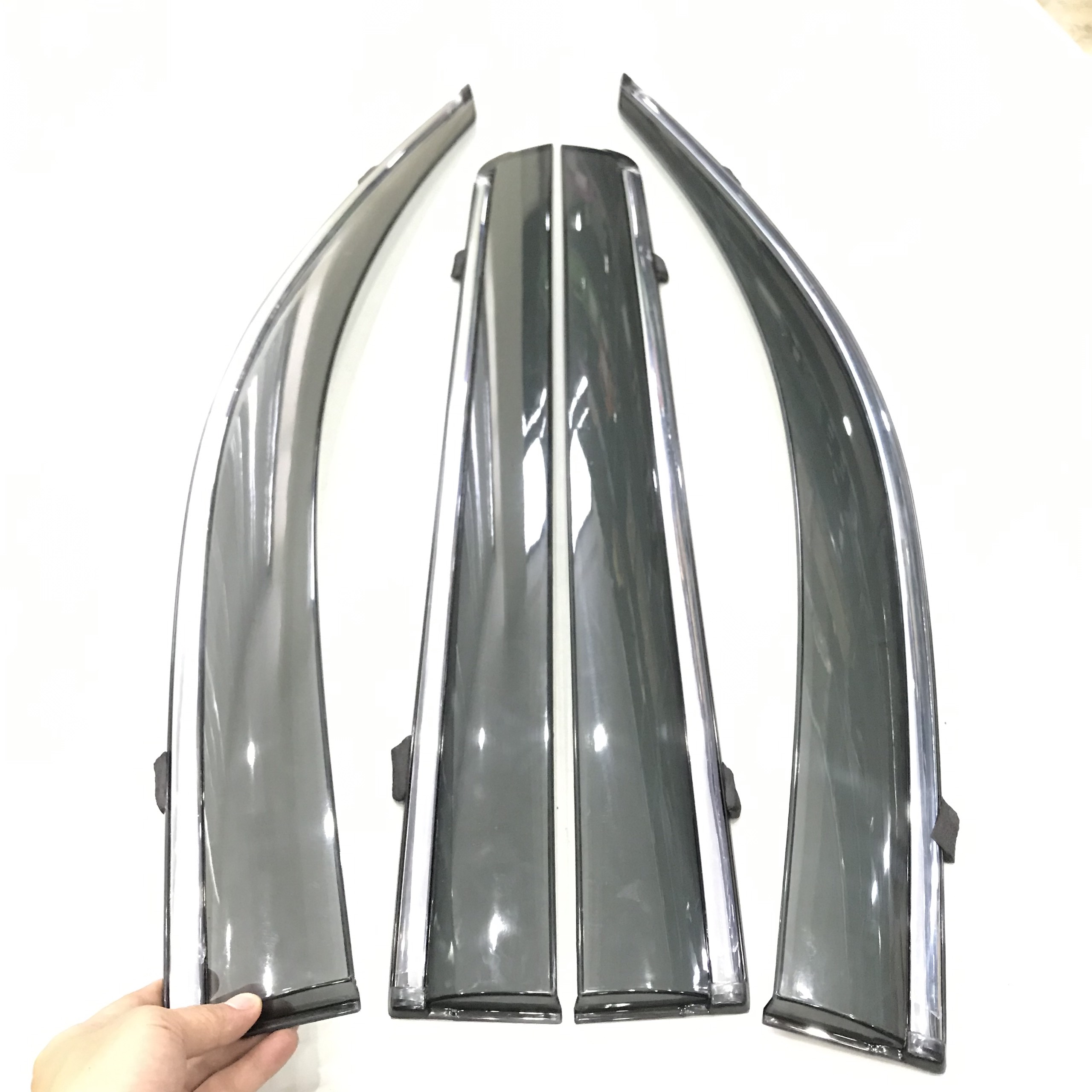 Bộ vè che mưa chỉ mạ Crom cao cấp dành cho xe Nissan Terra