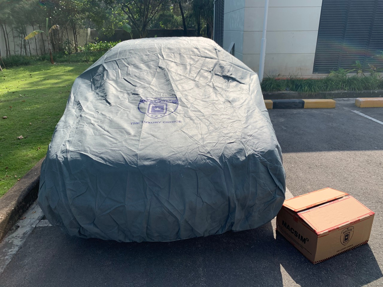Bạt phủ ô tô chất liệu vải không dệt 3 lớp cao cấp thương hiệu MACSIM cho xe ô tô Toyota Camry - màu ghi