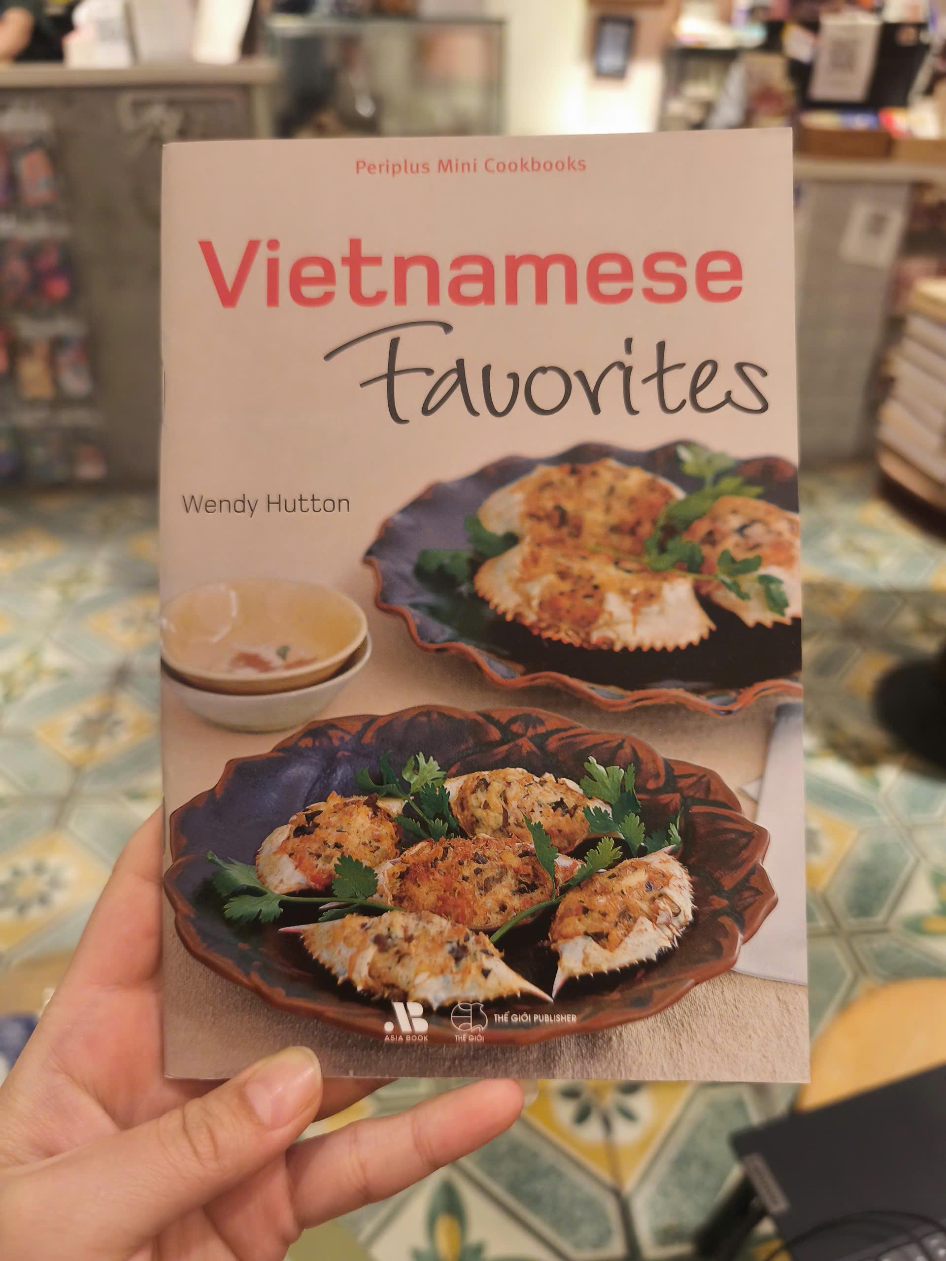 Sách - Vietnameese Favorites by Wendy Hutton - Periplus Mini Cookbooks