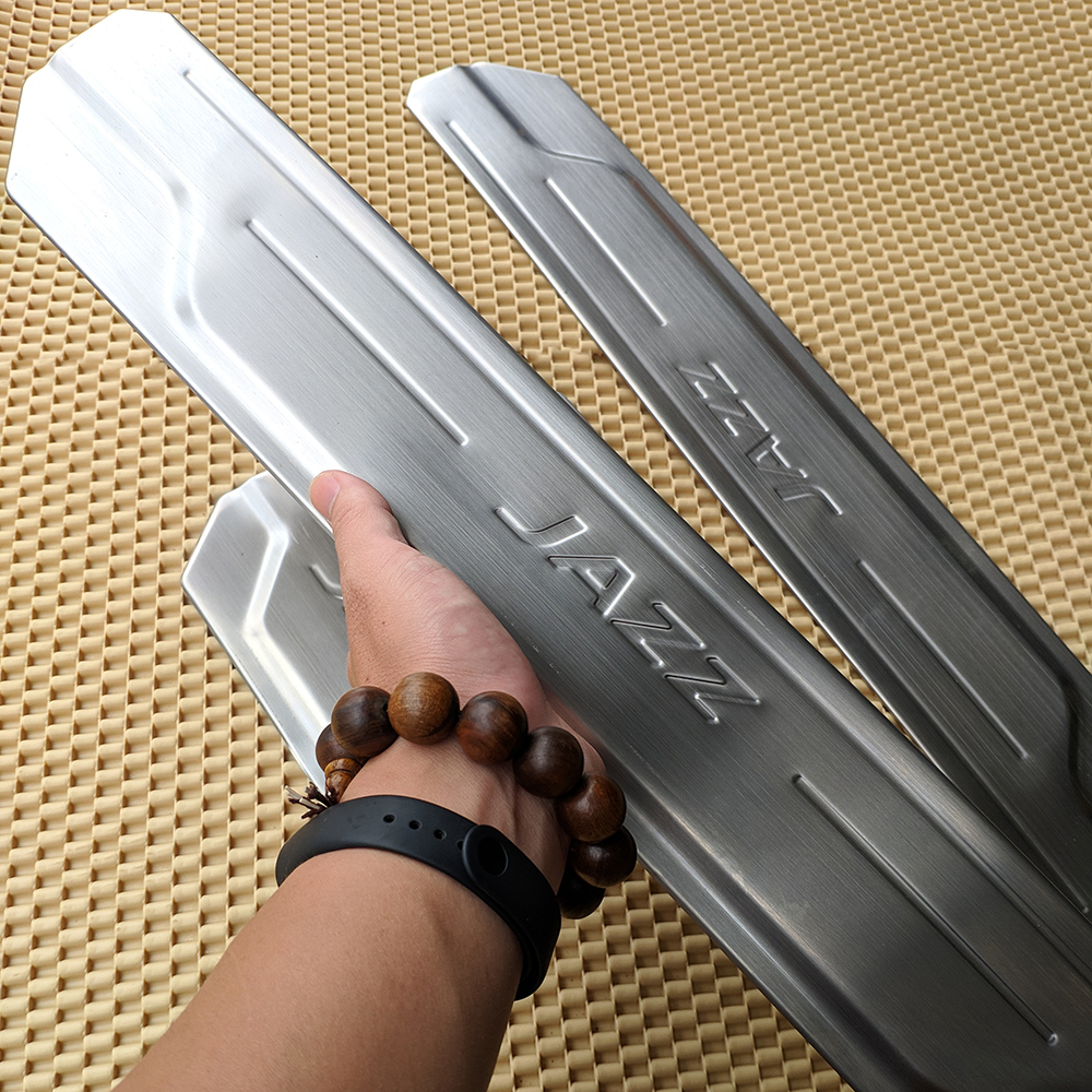 Bộ nẹp bước chân ngoài bằng inox cho xe Honda Jazz