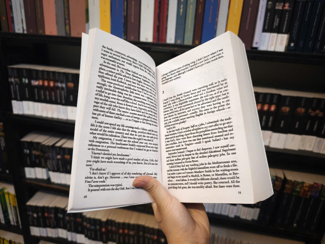 Sách - The Magus by John Fowles - Fiction/ Fantasy /Mystery in English