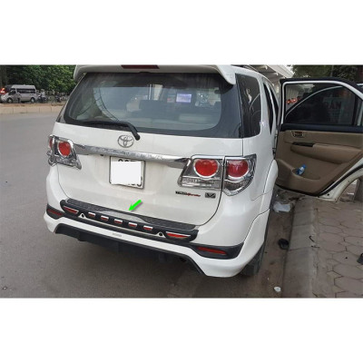 Nẹp Cốp Sau Chống Trầy Phần Sơn Dành Cho Xe Toyota Fortuner 2016 Trở Xuống