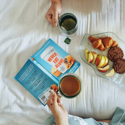 Never Eat Alone : And Other Secrets to Success, One Relationship at a Time (Paperback)