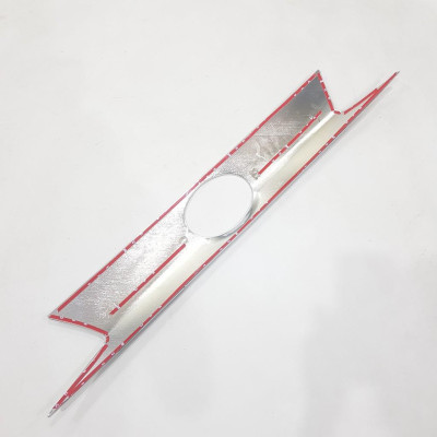 Ốp trang trí tay mở cốp sau Toyota Innova 2017-2019