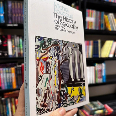 Sách - The History of Sexuality: Volume 2: The Use of Pleasure (Penguin Modern Classics)