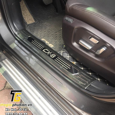 COMBO Nẹp bước chân và ốp chống trầy cốp Mazda CX8, CX-8 vân Carbon