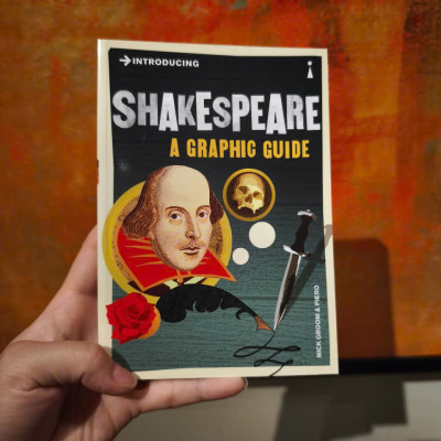 Sách - Introducing Shakespeare: A Graphic Guide by Nick Groom - Nonfiction / History / Biography in English