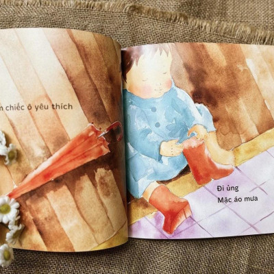 Đi dạo dưới mưa