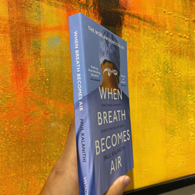 Sách - When Breath Becomes Air: Pulitzer Prize Finalist (THE MILLION COPY BESTSELLER) by Paul Kalanithi / Nonfiction /  Memoir /  Biography