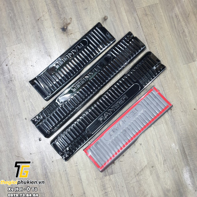 Bộ Ốp bậc cửa, Nẹp bước chân vân Titan Ford Ranger 2023 – Bên trong