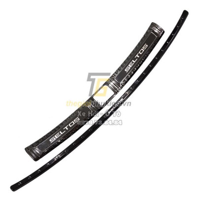 BỘ SẢN PHẨM Nẹp bước chân và ốp chống trầy cốp Kia Seltos - Mẫu Titan