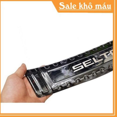 Bộ ốp chống trầy bậc cốp dành cho Kia Seltos 2020 bên trong Titan