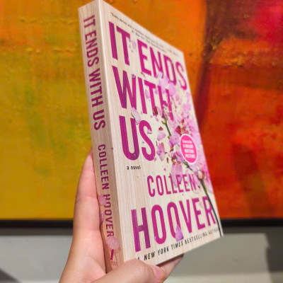 Sách - It Ends with Us by Colleen Hoover - Romance/ Fiction in English