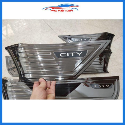 Ốp tapli City 2021-2022 vân titan chống xước va đập khi mở cửa và làm đẹp xe