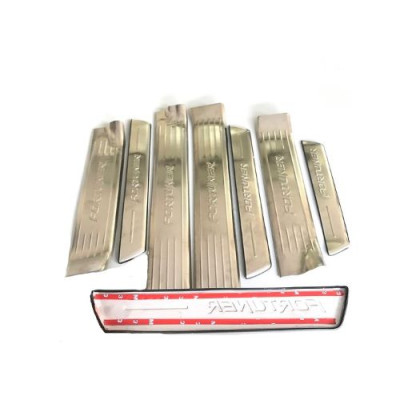 ỐP NẸP BƯỚC CHÂN NGOÀI INOX DÀNH CHO XE TOYOTA FORTUNER