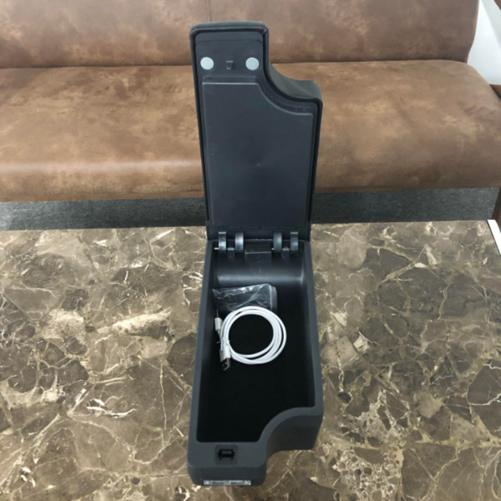 Hộp tỳ tay ô tô, xe hơi cao cấp dùng cho xe Hyundai i10 tích hợp 6 cổng USB (Mã SUSB-i10)