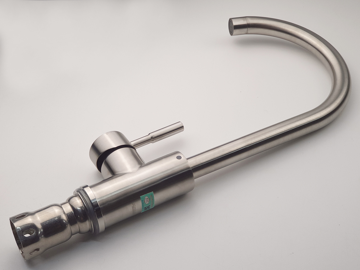 Vòi rửa chén nóng lạnh Inox SUS 304 nguyên khối Eurolife EL-KM09 (Trắng vàng)