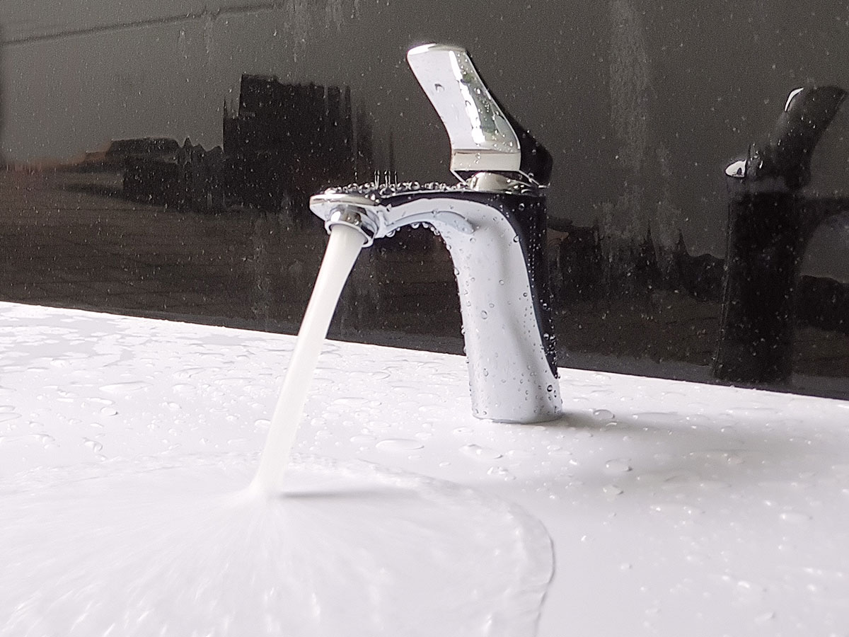 Vòi lavabo nóng lạnh Eurolife EL-1002S (Trắng bạc)