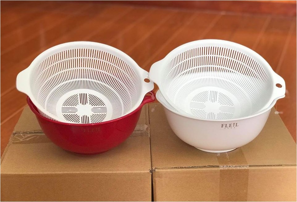 Hộp đựng/cất bảo quản thực phẩm ( Chữ nhật 2000ml ) + 01 Rổ nhựa 2 lớp (1.5 L) cao cấp ( Giao hàng ngẫu nhiên ) - Hàng nội địa Nhật Bản.