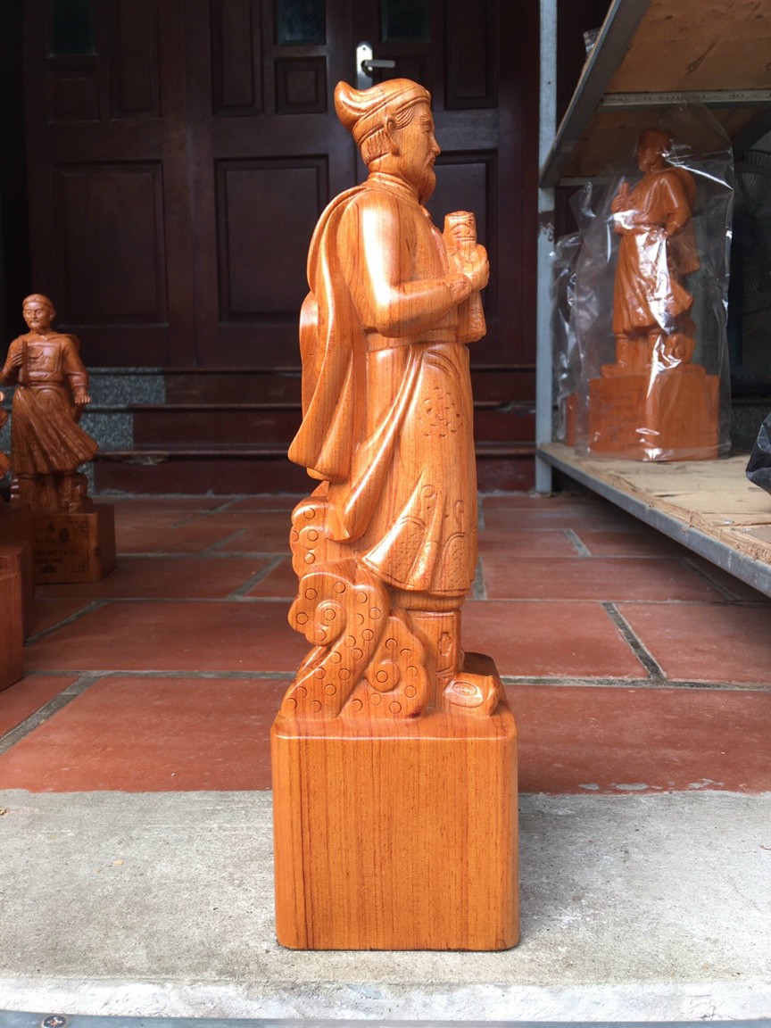 Tượng điêu khắc trần quốc tuấn ,trần hưng đạo vương bằng gỗ hương đá kt cao 60cm