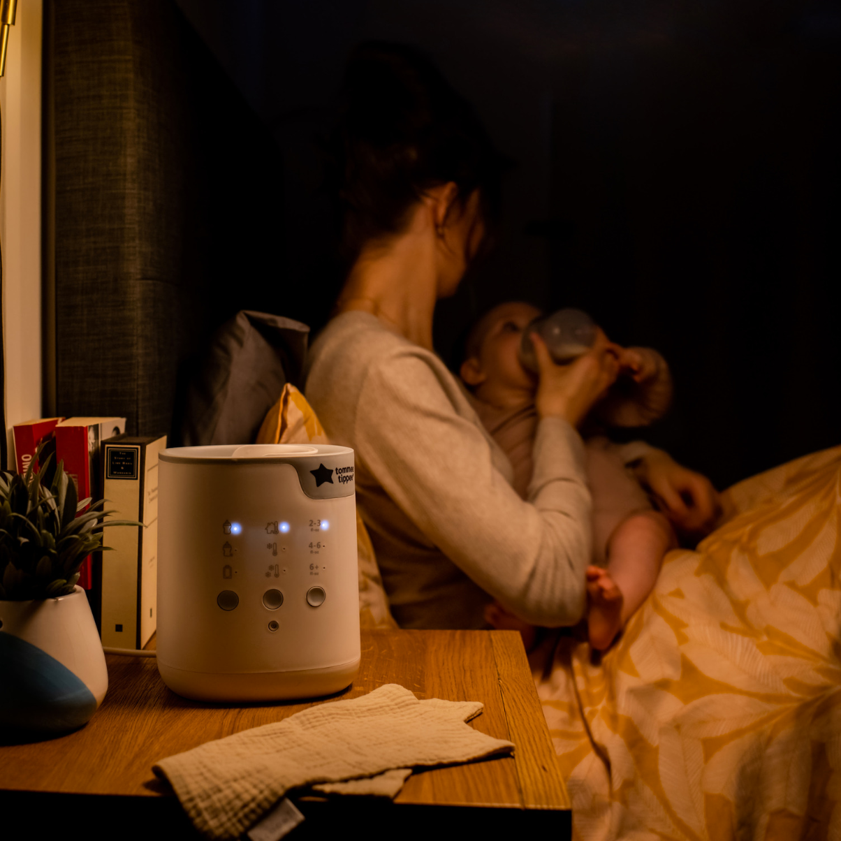 Máy rã đông, hâm nóng bình sữa và túi trữ sữa Tommee Tippee All-in-One