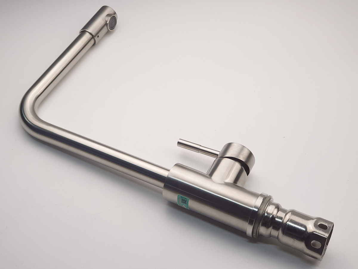 Vòi rửa chén nóng lạnh Inox SUS 304 nguyên khối đầu vòi xoay 360 độ Eurolife EL-KM10 (Trắng vàng)
