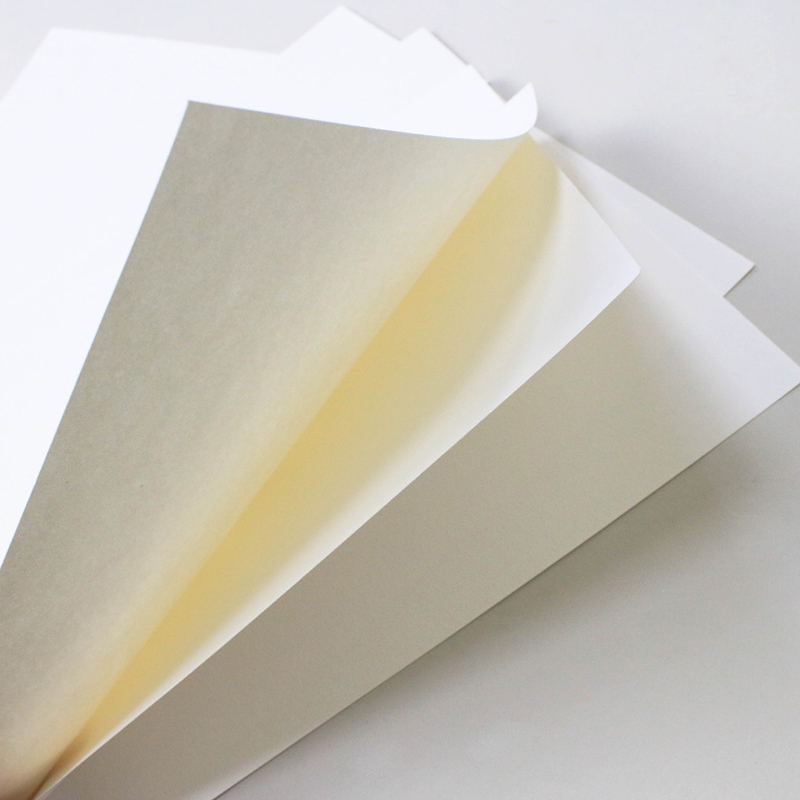 Giấy vẽ Hồng Hà A4 20 tờ định lượng 160gsm độ trắng tự nhiên - 8116