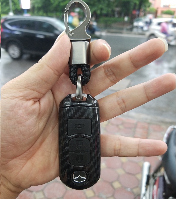 Ốp nhựa carbon, bọc bảo vệ chìa khóa xe Mazda 3, 6, CX-5 kèm móc đeo INOX